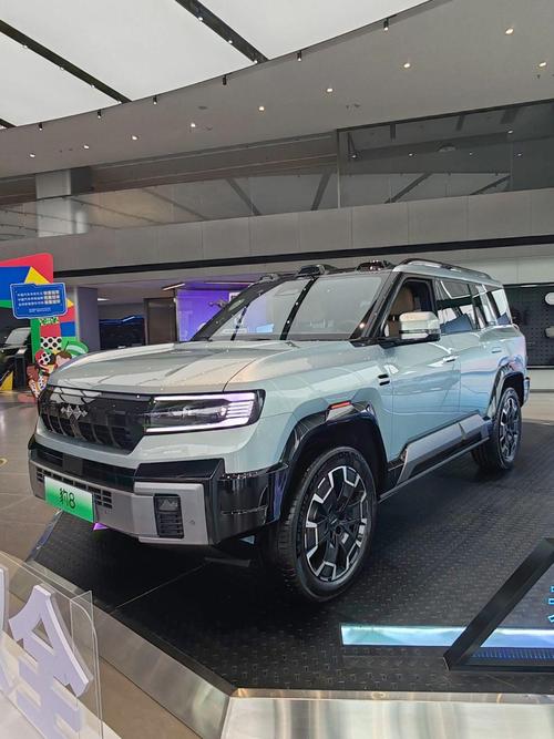 重庆76比亚迪方程豹硬派越野的爆款，英菲尼迪35周年与你共成长